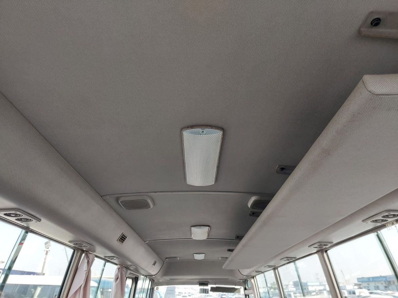 إيسوزو جرنی (RAMADAN OFFER) ISUZU JOURNEY BUS RHD 2002 MODEL 4.2 L DIESEL AUTOMATIC(PM05059)