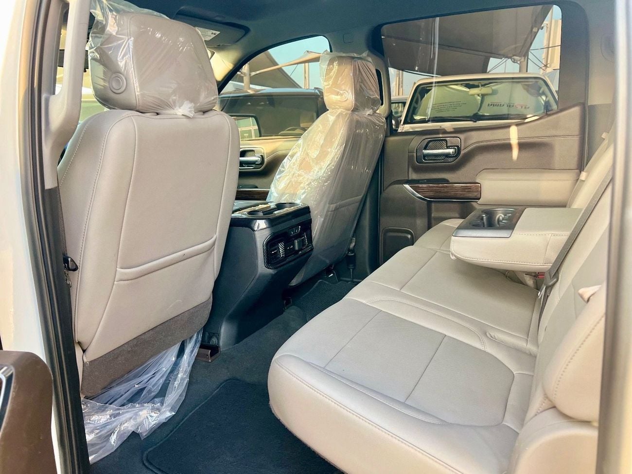 جي أم سي سييرا 5.3L V8 AT4 Crew Cab (AWD)