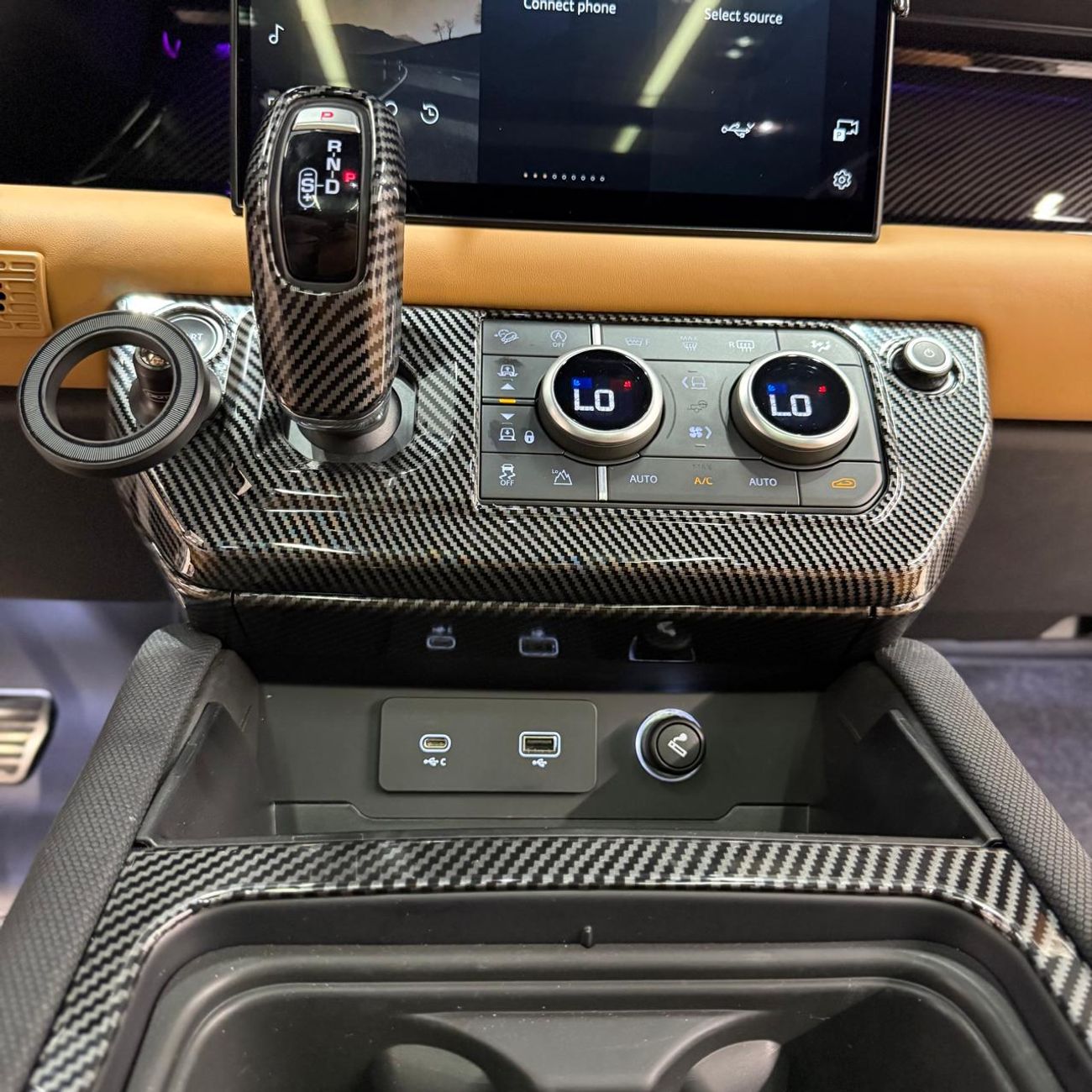 لاند روفر ديفندر 90 X P525 V8 | 5.0L Supercharged | European Specs | 3 Years Warranty & Service | Carpathian Grey