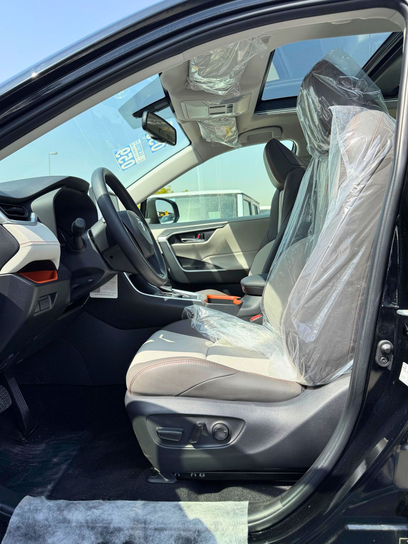 Toyota RAV4 Adventure, Full Option 2.5L / 4WD With Panoramic Roof, Driver Power Seat  (CODE #  69054)