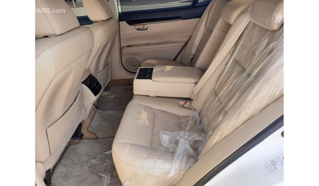 Lexus ES350 Lexus ES350 GCC 2013  First owner Panoramic roof for sale