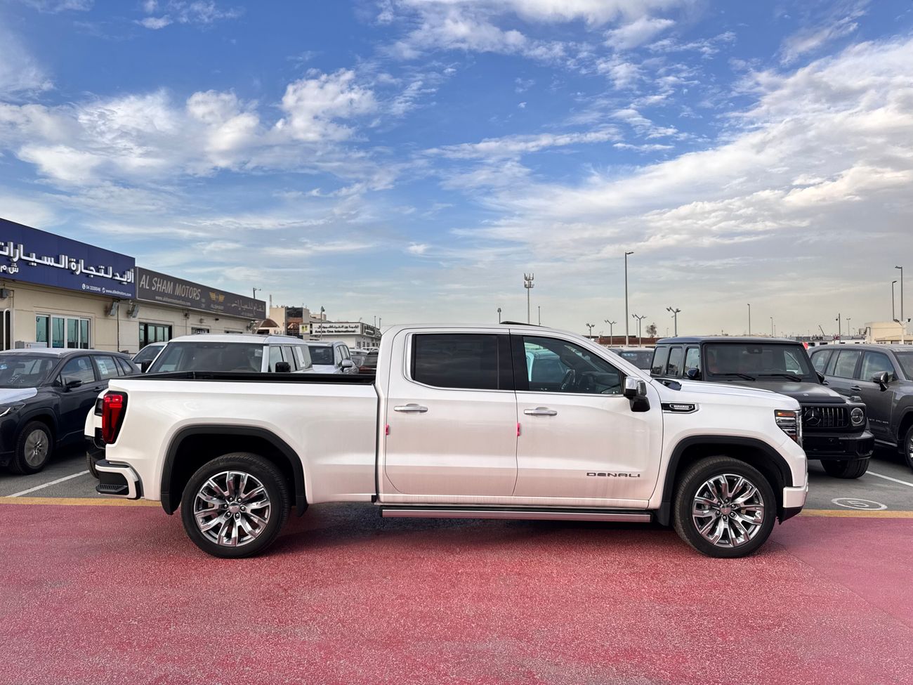 جي أم سي سييرا Denali Duramax Turbo Diesel Brand New 0Km