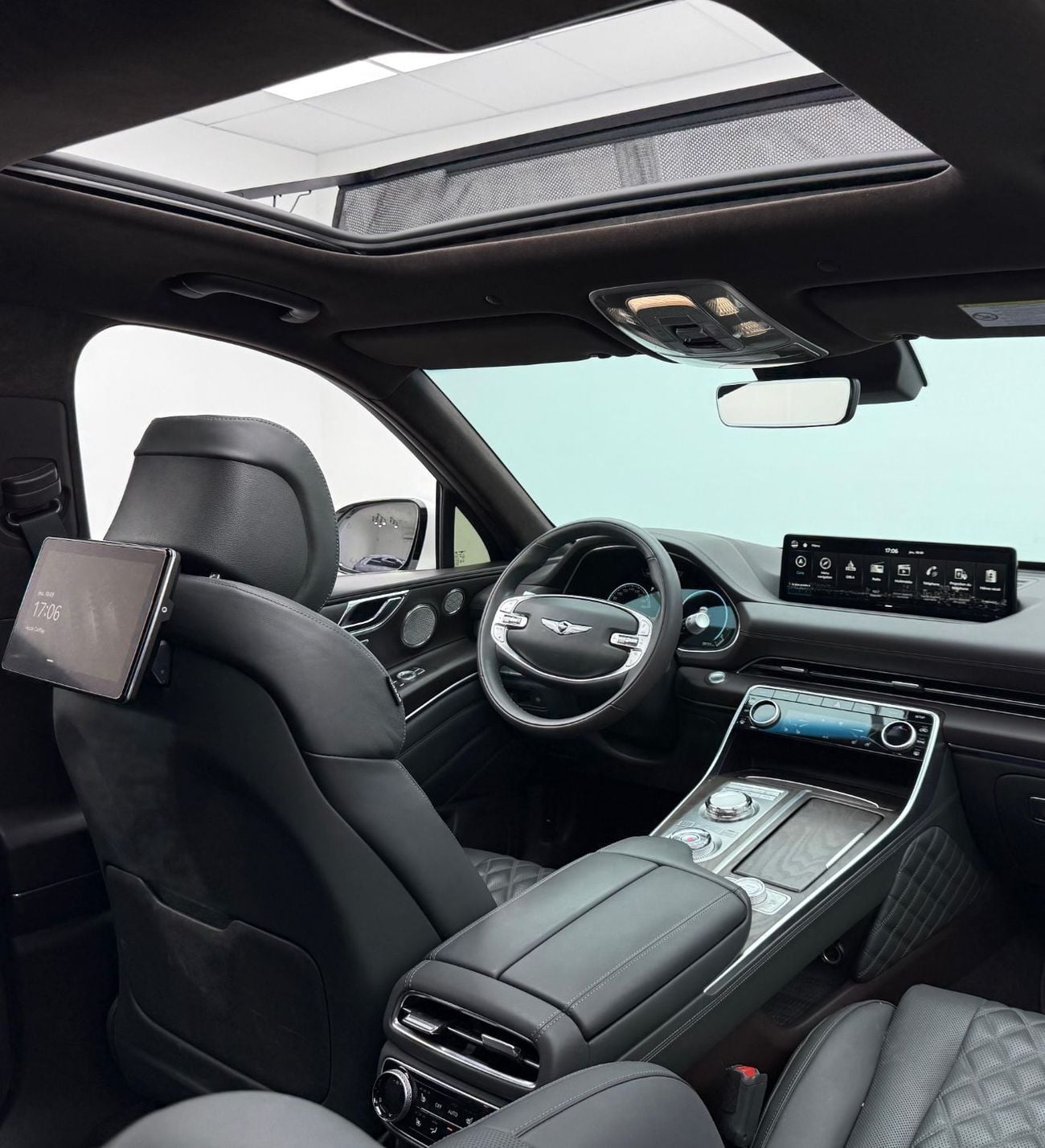 جينيسس GV80 2023 Genesis GV80 Black Edition, 2028 Genesis Warranty + Service Pack, Low Km, GCC