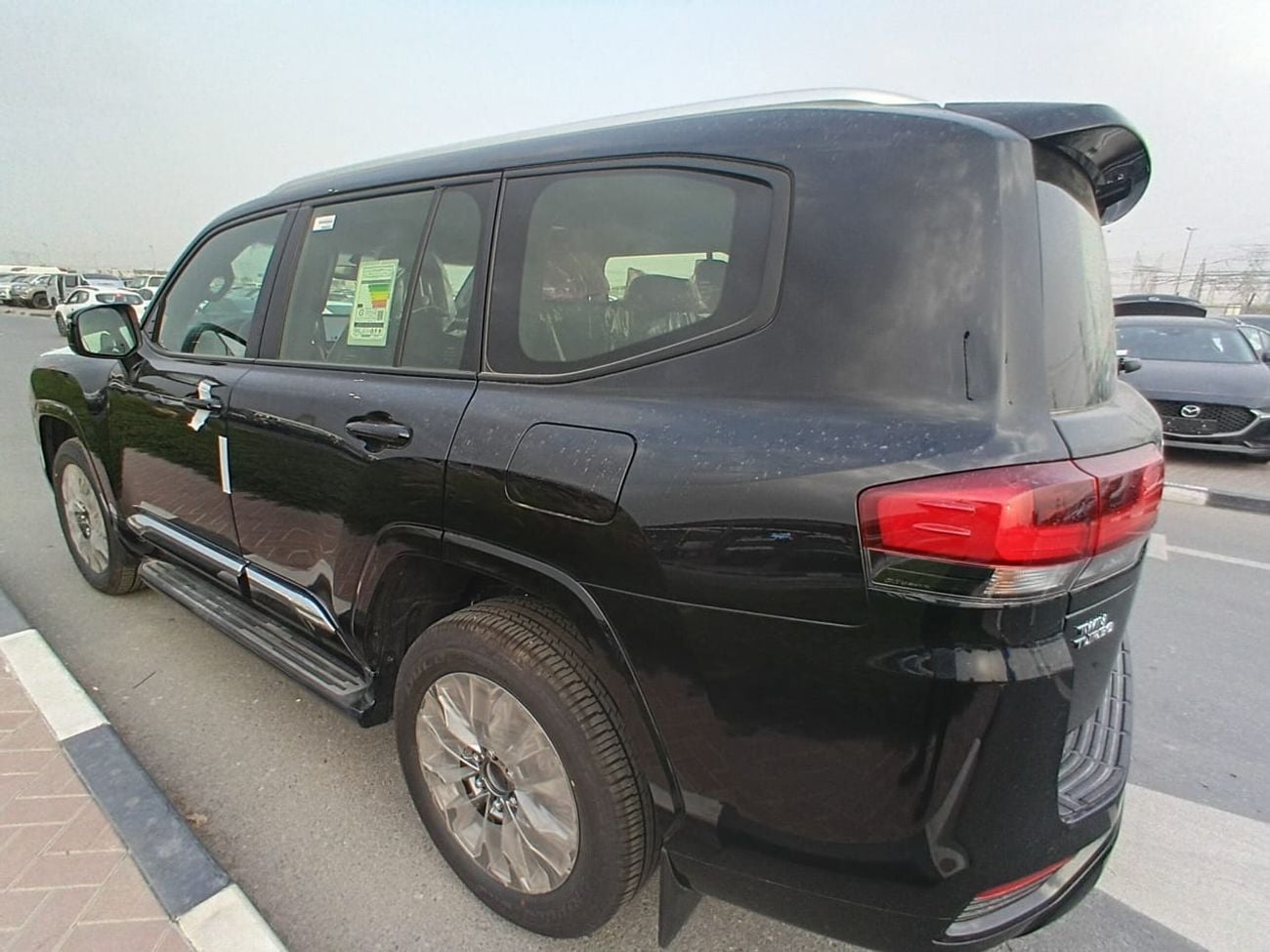 تويوتا لاند كروزر 2026 Toyota Land Cruiser LC300 GXR Mid 7-Seater (With Sunroof) 3.5L V6 Twin Turbo Petrol A/T 4WD Exp