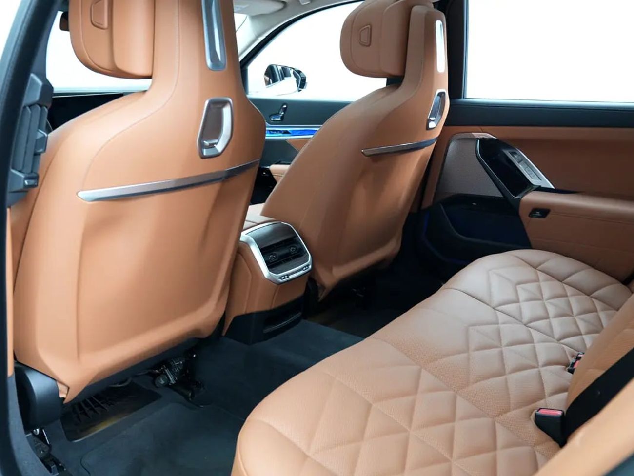 BMW 735i BUSINESS EXCELLENCE 735i GCC Specs
