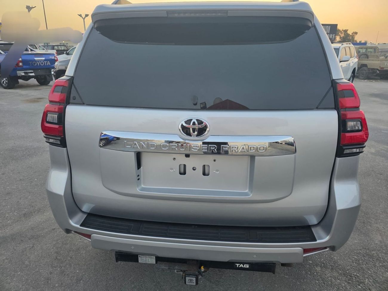 Toyota Prado Toyota prado 2023model 2.8 Diesel engine Colour sliver Transmission Transmission Automatic Interior.