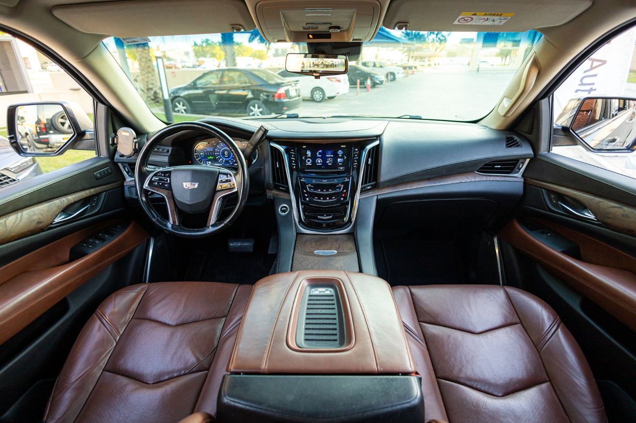 كاديلاك إسكالاد Premium 6.2L