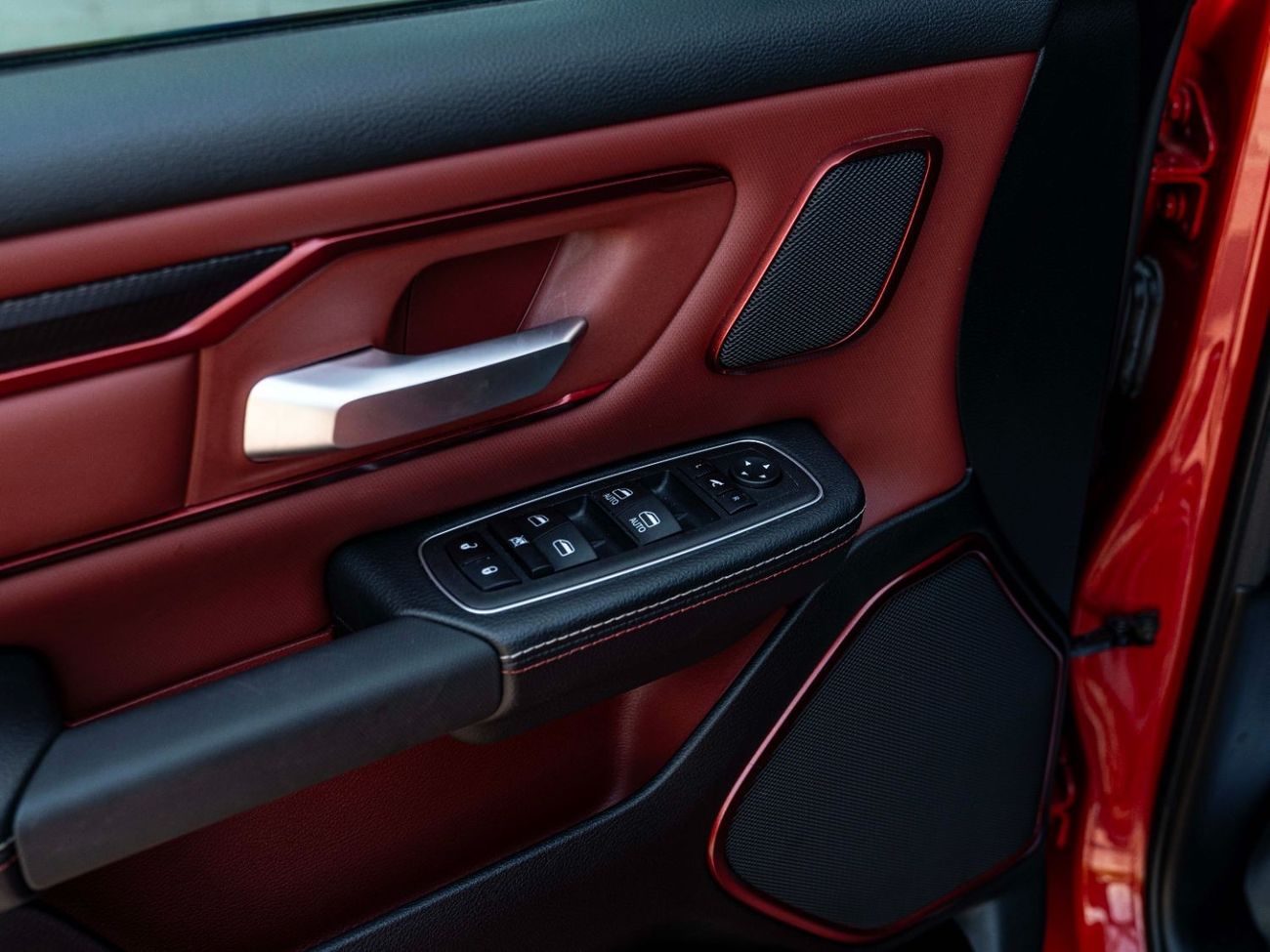 RAM 1500 AED 3,460 PM • RAM 1500 REBEL LUXURY 5.7L HEMI® V8 • ONLY 13,000 KMS • DODGE WARRANTY + SERVICE PLAN