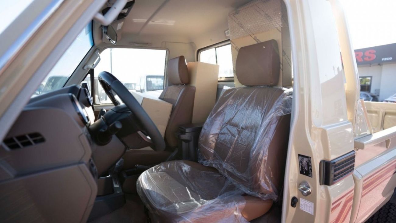 Toyota Land Cruiser Pick Up TOYOTA LC79 PICK-UP SINGLE CABIN 4.0L MANUAL TRANSMISSION 2024 FULL OPTION