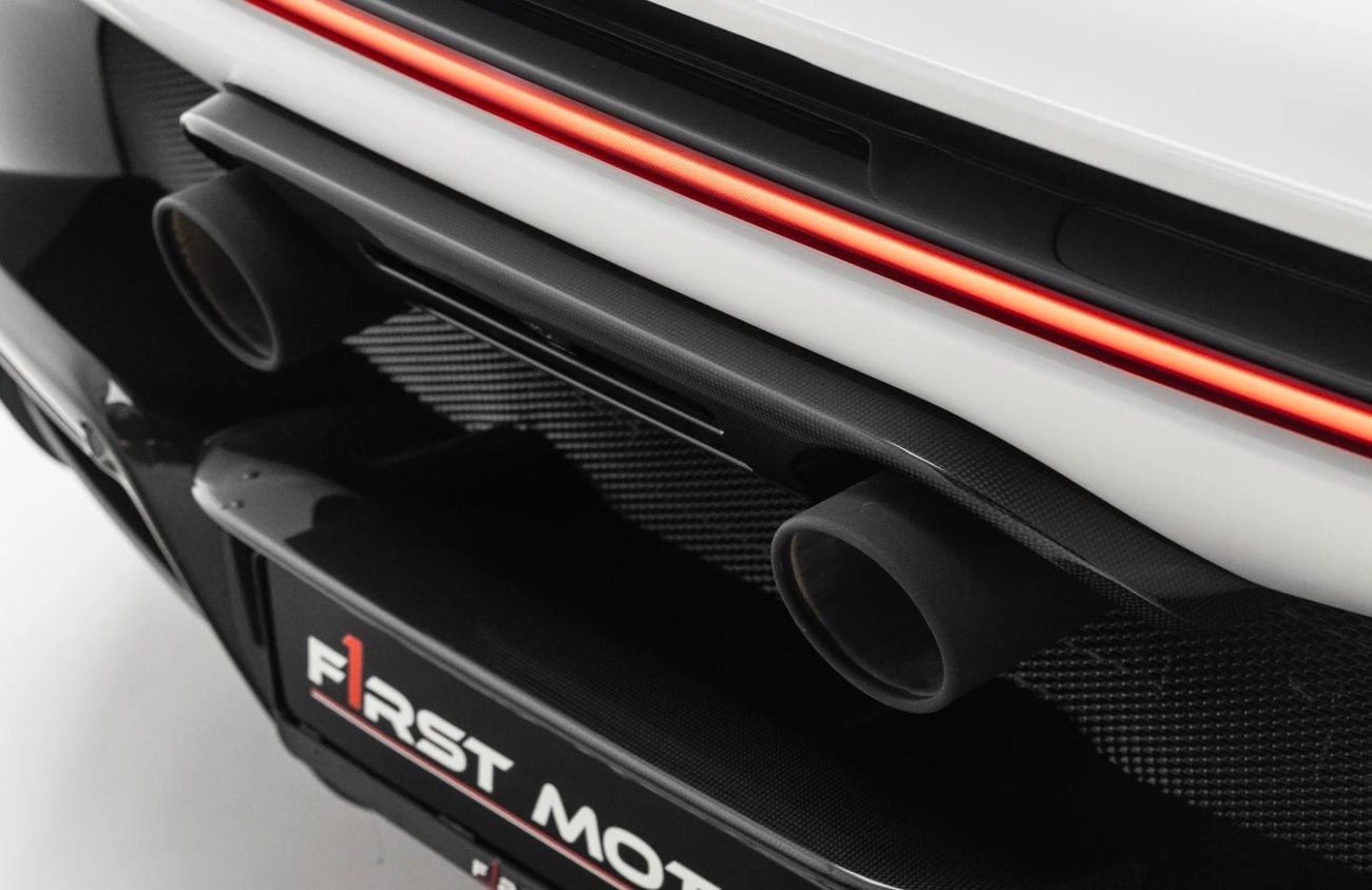 فيراري SF90 ستراديل سترادالي 4.0-liter twin-turbocharged V8 engine + 3 electric motors | Warranty