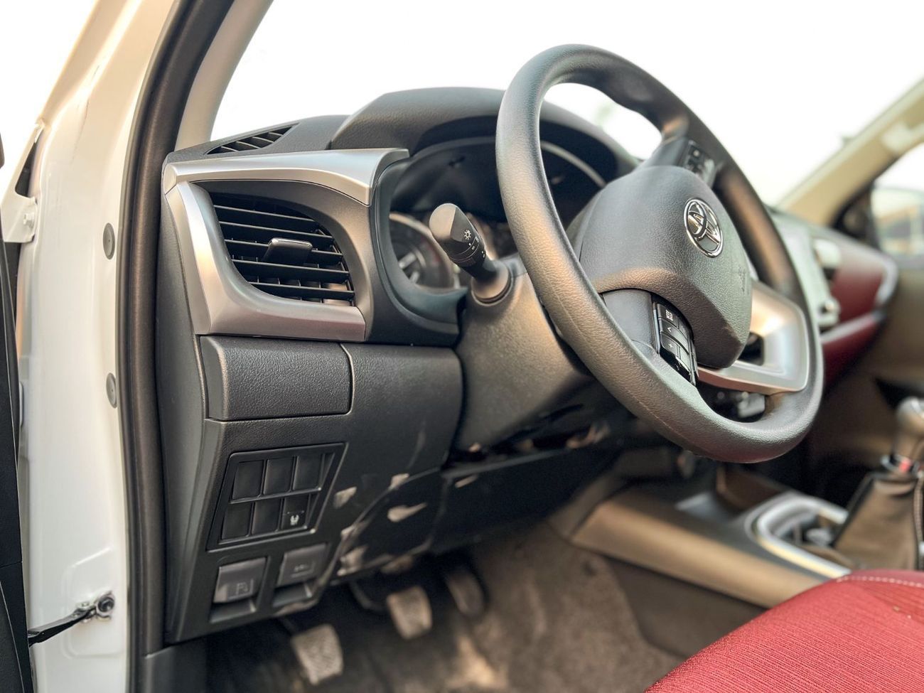 تويوتا هيلوكس EXPORT ONLY - Toyota Hilux 4x4 2.7L DC M/T