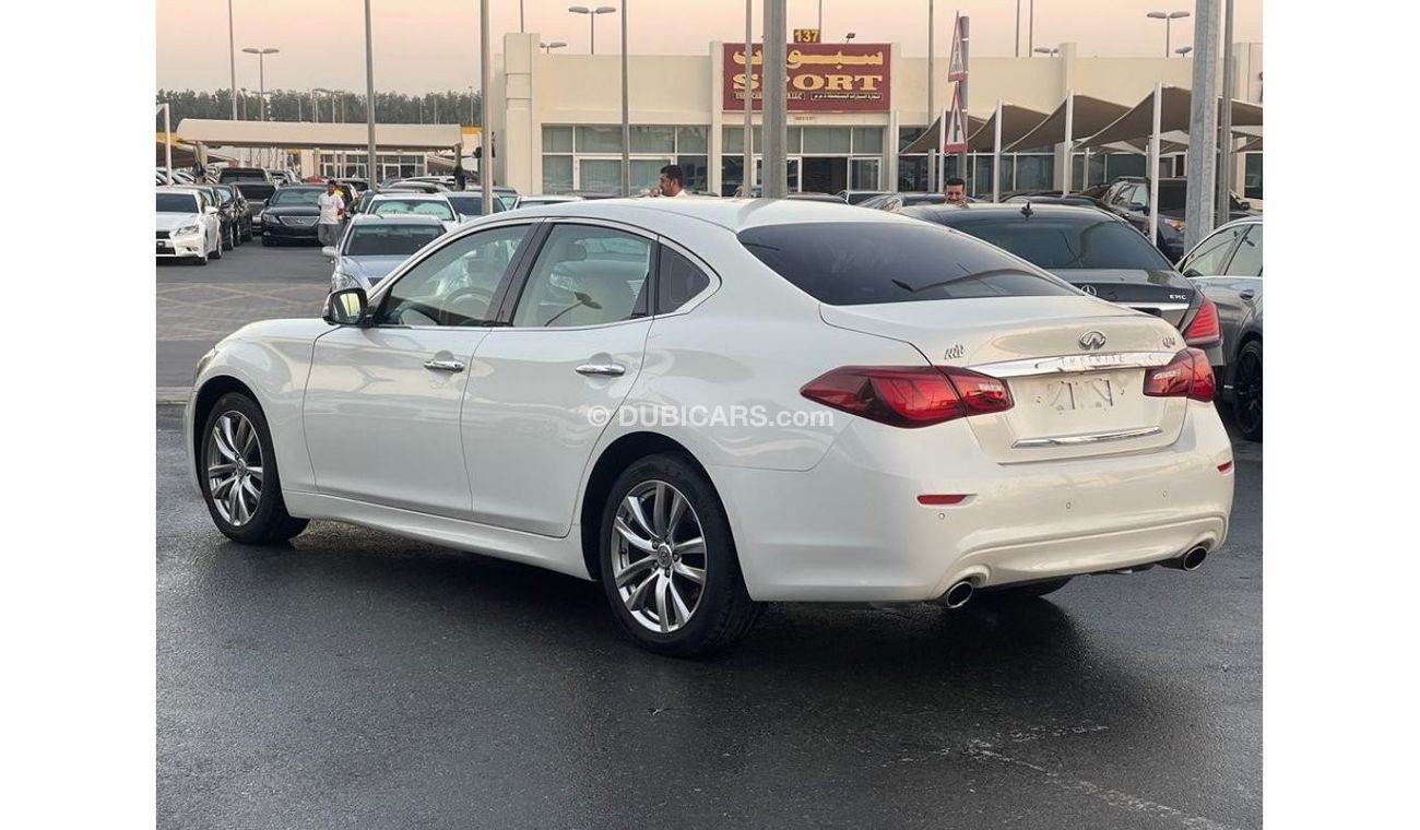 Infiniti Q70 Luxury Infiniti Q70_Gcc_2017_Excellent_Condition _Full option