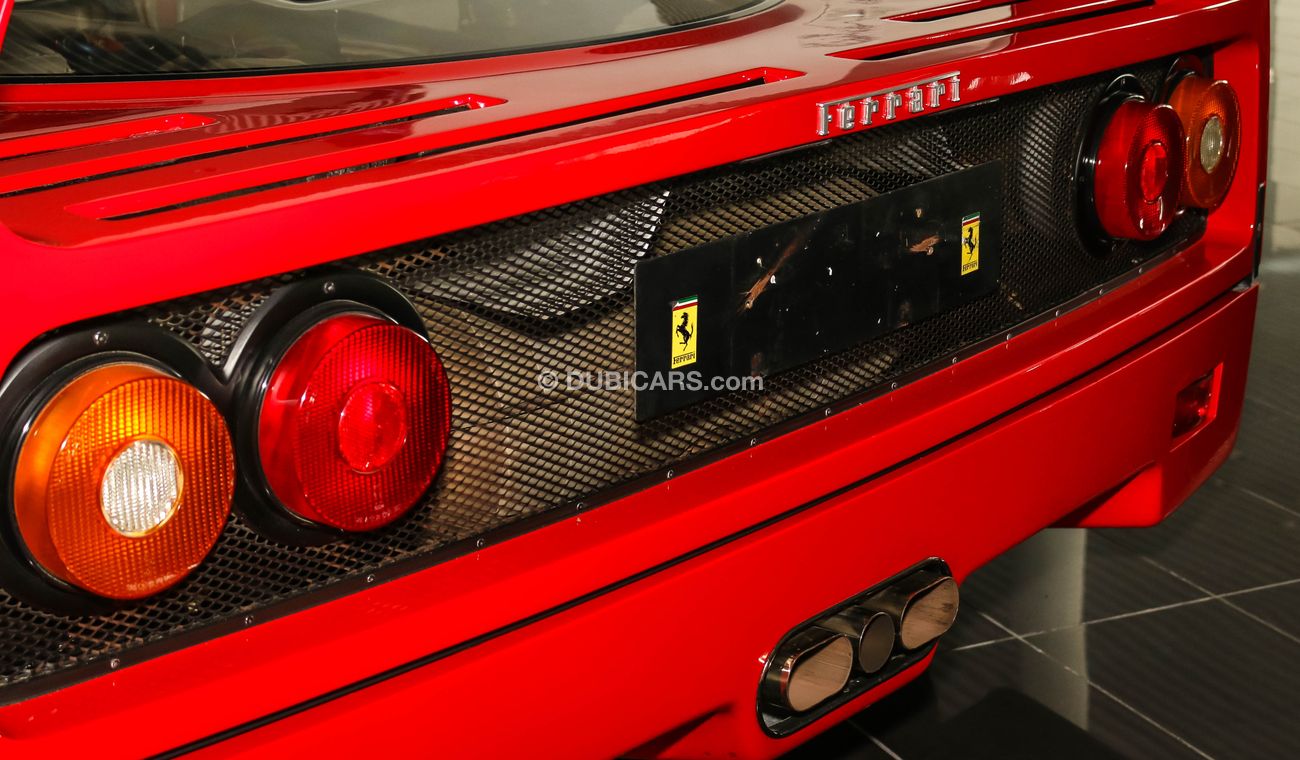 فيراري F40 Twin-Turbocharged V8