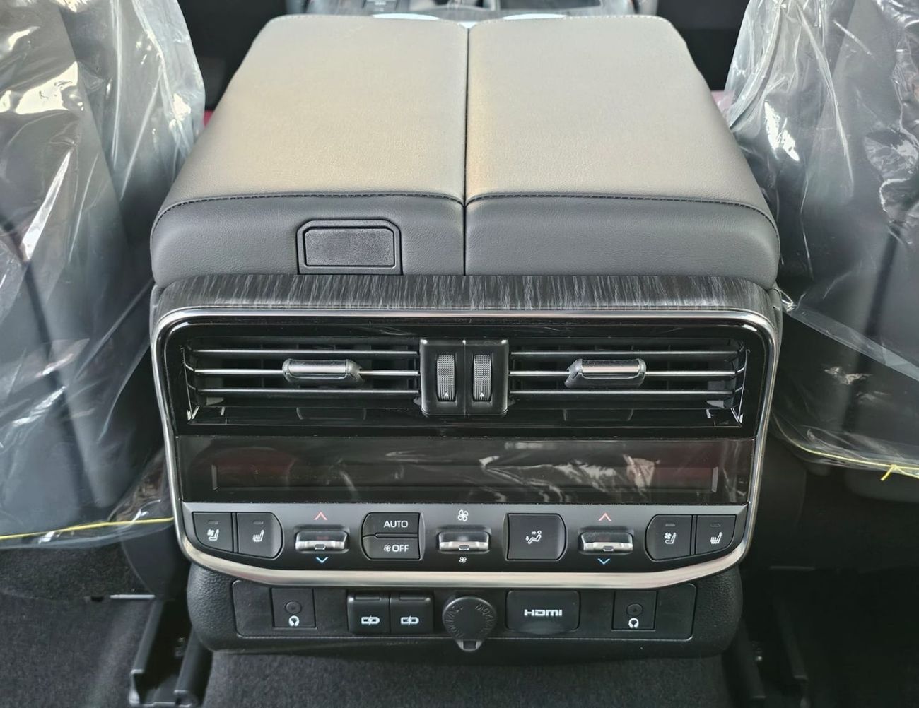 Toyota Land Cruiser VXR TOYOTA LANDCRUISER LC300 VXR TWIN TURBO AURO KIT FULL OPTION SA PETROL AT 3.5L V6 4WD CH# 28463 CODE