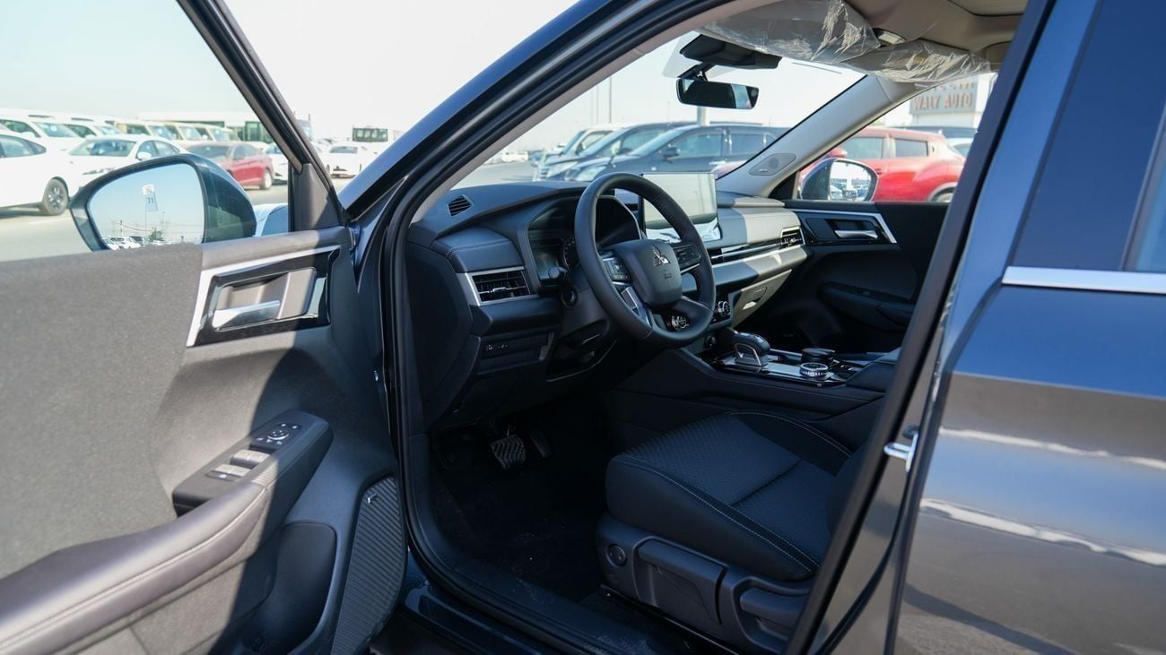 Mitsubishi Outlander Brand New 2026 Mitsubishi Outlander Medium Line (G05) 2.5L | 7-Seater SUV | GCC Spec | Export Only