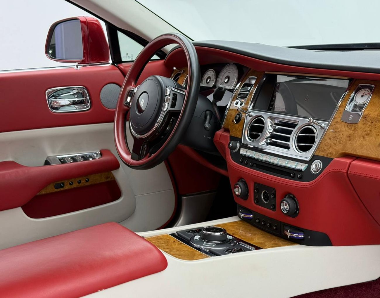 رولز رويس واريث 2019 Rolls-Royce Wraith Black Badge, Warranty, Service History, Excellent Condition, GCC