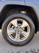 Toyota RAV4 XLE 2.5 L AWD leather seats, push start 2024