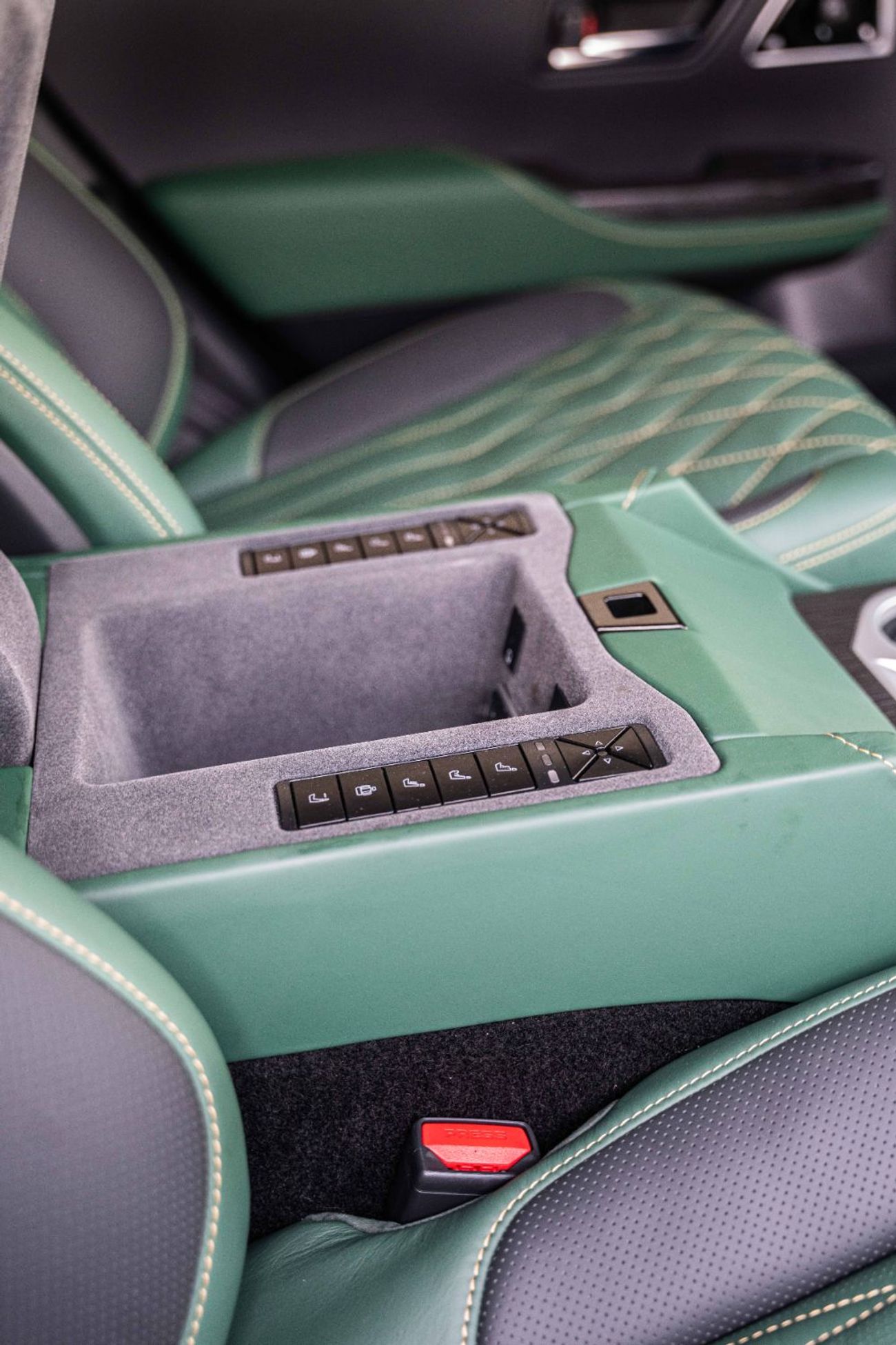 Toyota Land Cruiser 3.3L DIESEL VXR FULL OPTION WITH MBS AUTOBIPGRAPHY VIP SEAT AND ROOF STAR LIGHT