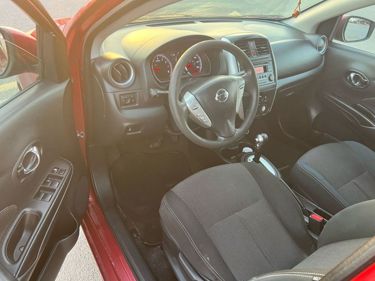 Nissan Versa 2017 Nissan Versa (Sunny) SV 1.5L V4 MidOption