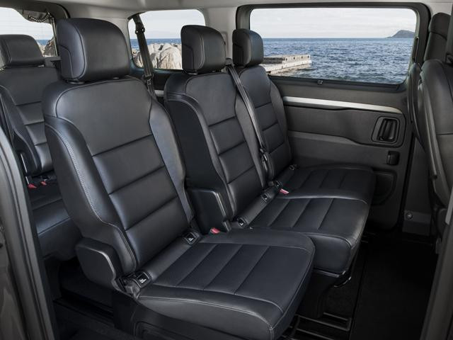 بيجو ترافلر interior - Rear Seats