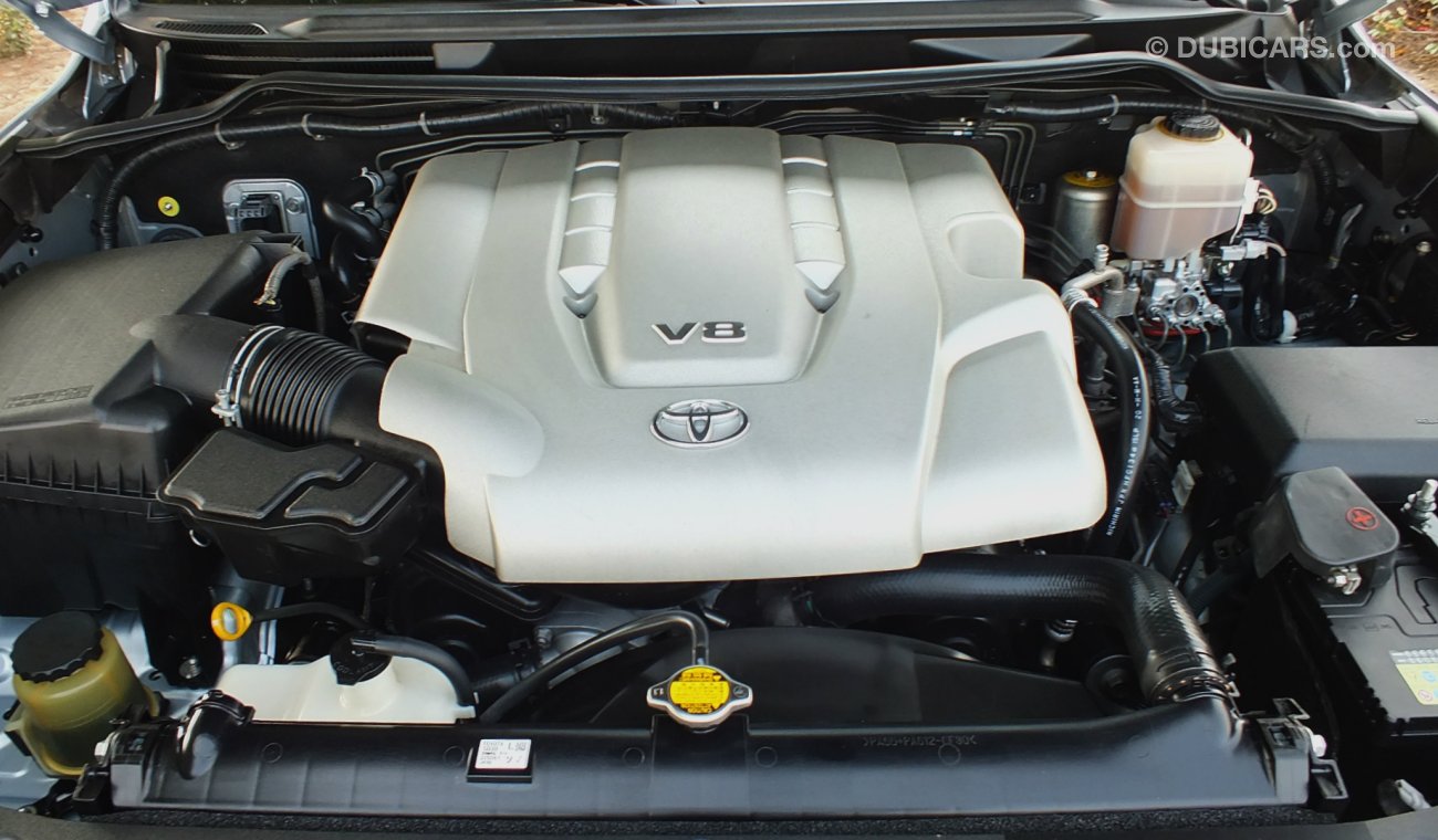 Toyota Land Cruiser VXRi V8