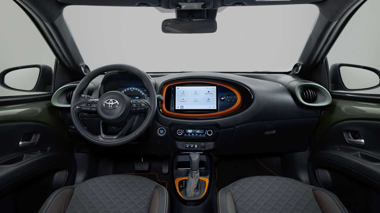 تويوتا أيجو interior - Cockpit