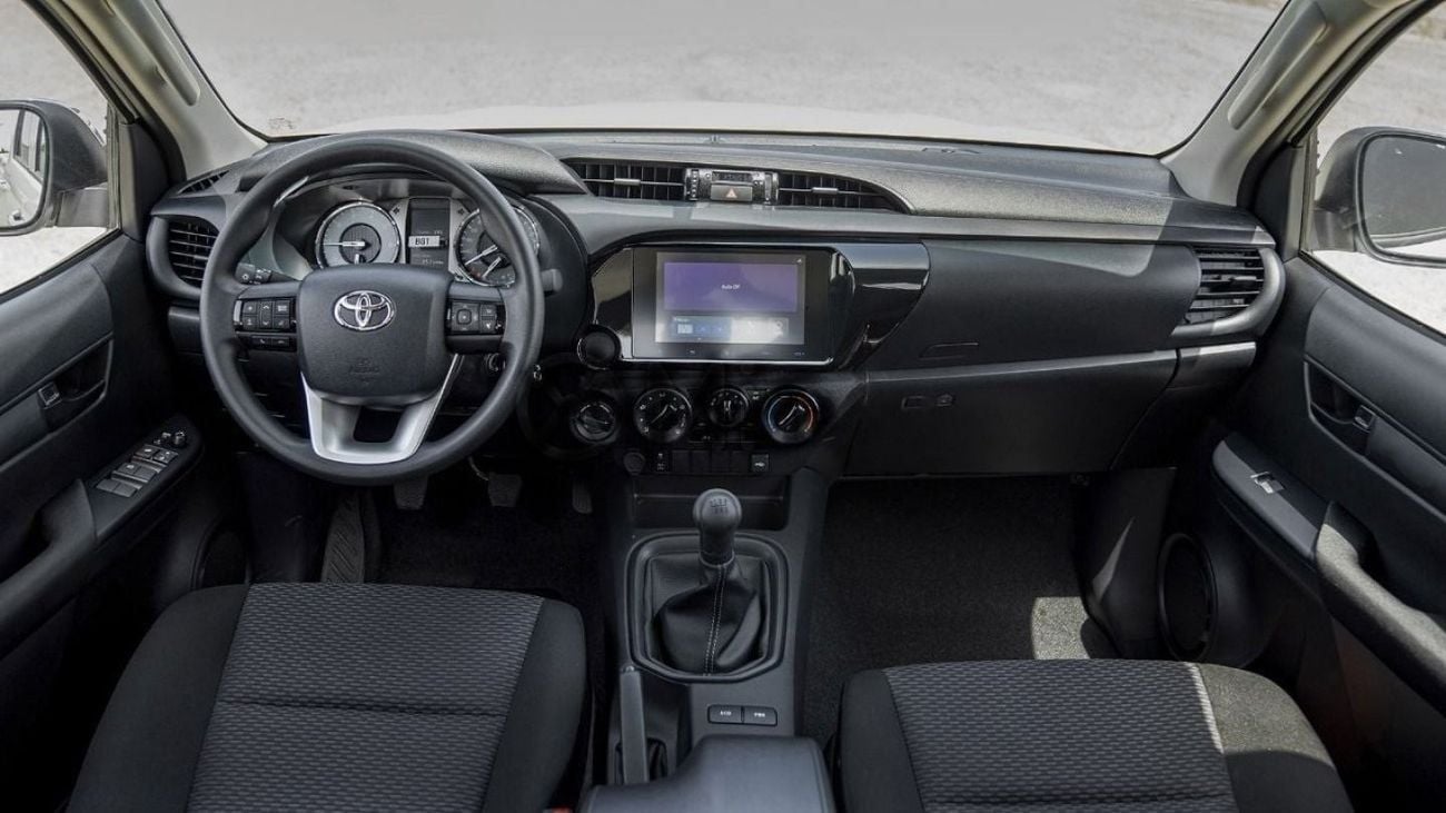 تويوتا هيلوكس GL (LHD) TOYOTA HILUX DC COMFORT PLUS 2.4D MT 4X4 MY2024 - WHITE