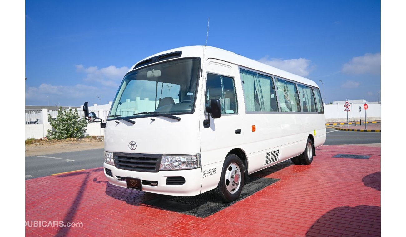 Toyota Coaster 2016 | TOYOTA COASTER DLX HIGH-ROOF | 26-SEATS DIESEL | GCC | VERY WELL-MAINTAINED | SPECTACULAR CON