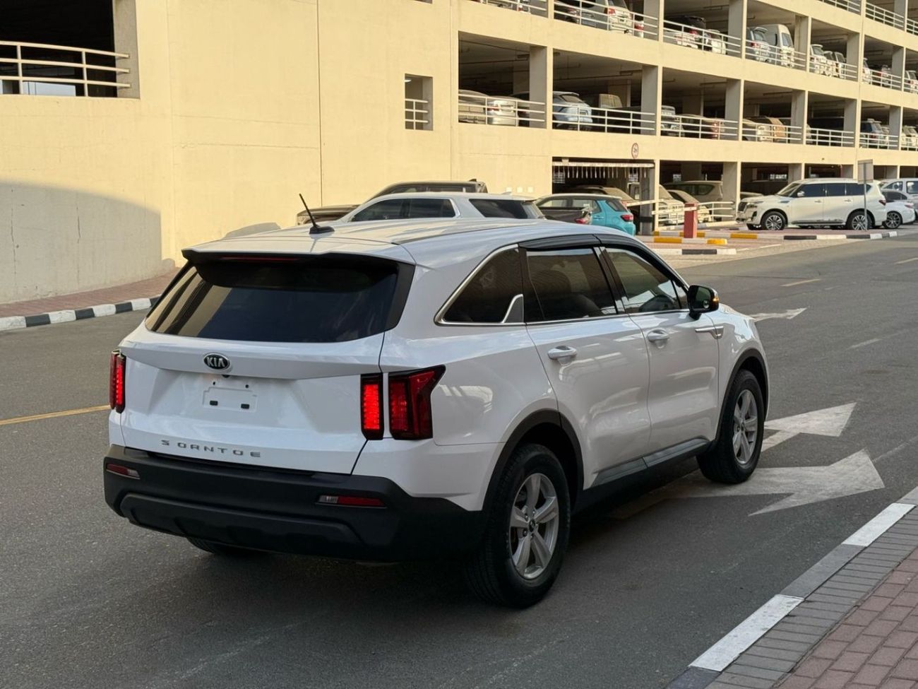 Kia Sorento Std 2.5L AWD KIA SORENTO 2.5L AWD | UAE PASS