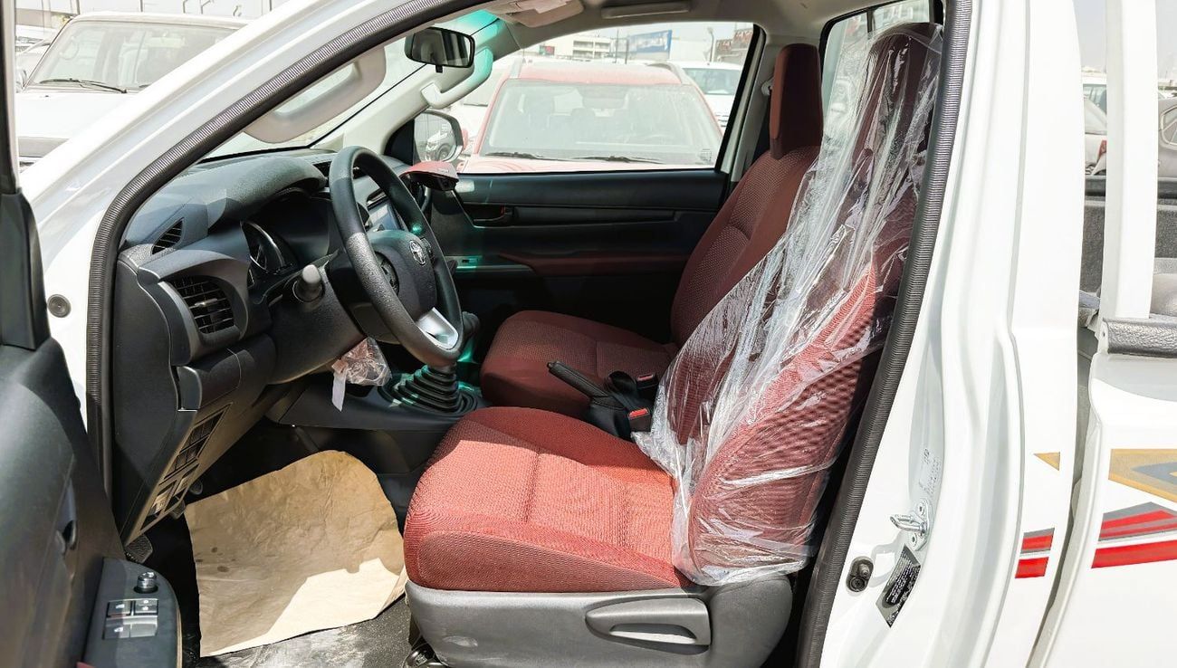 تويوتا هيلوكس GL Toyota Hilux 2.7L Petrol MT SC 4x4 2025YM