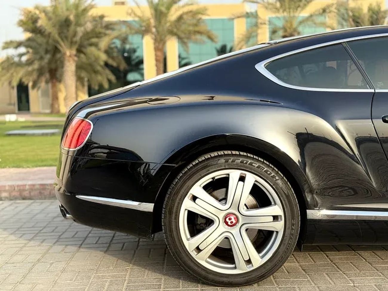 بنتلي كونتيننتال جي تي V8