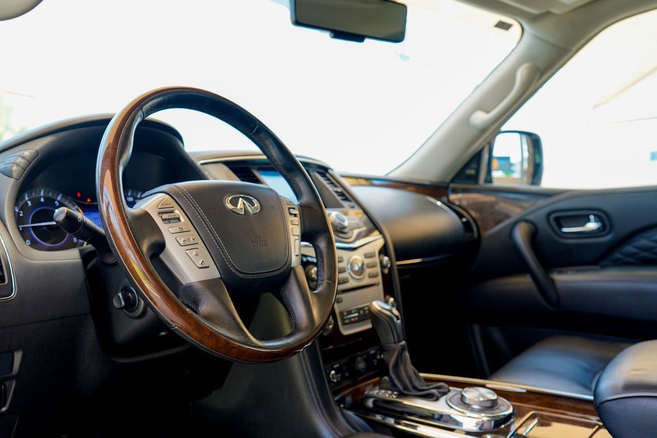 Infiniti QX80 Luxe 7st Infiniti QX80 2020 (7 SEATERS) GCC under Warranty with Flexible Down-Payment/ Flood Free.