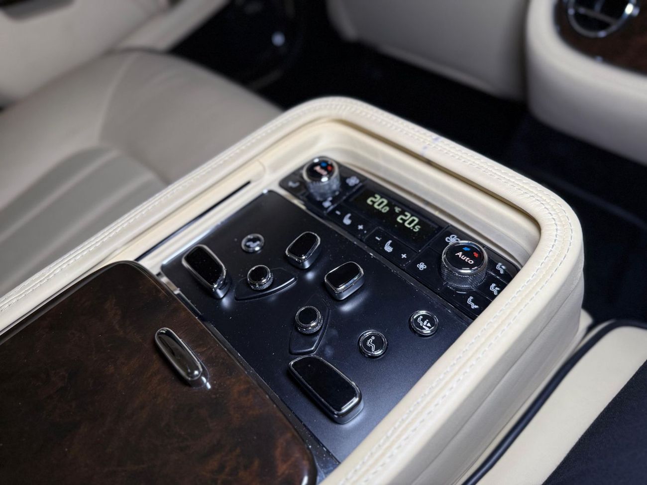 بنتلي مولسان 2012 Bentley Mulsanne - Only 48,000KM - Good Condition