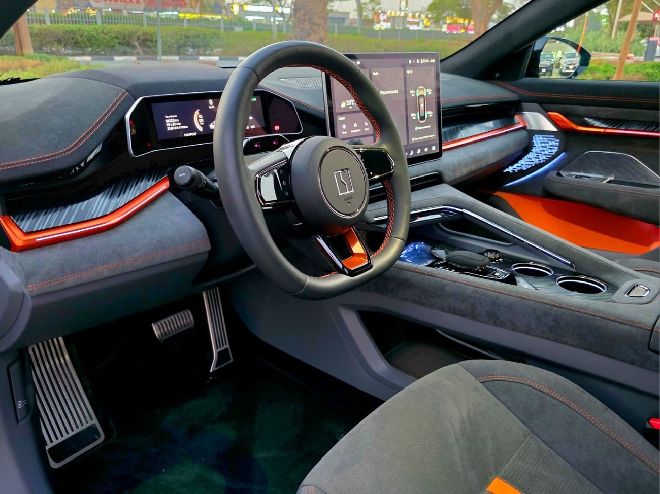 Zeekr 001 NEW ARRIVAL ZEEKR 001 2025 GCC  BLACK EDITION UNDER WARRANTY WITH SERVICE CONTRACT 5 YEARS