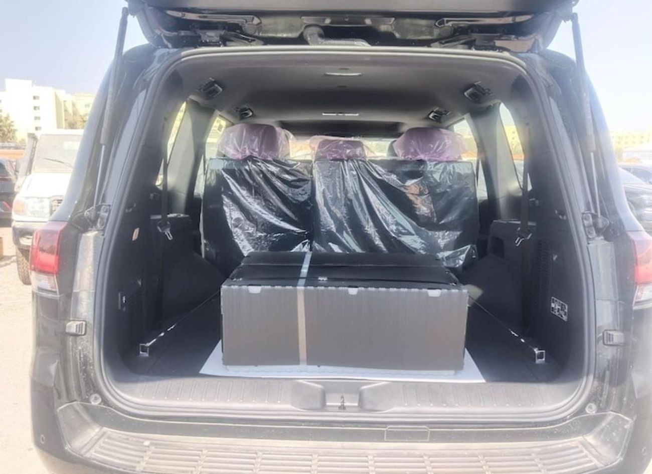 تويوتا لاند كروزر GXR 4.0L Land Cruiser LC300 GXR Petrol 4.0L