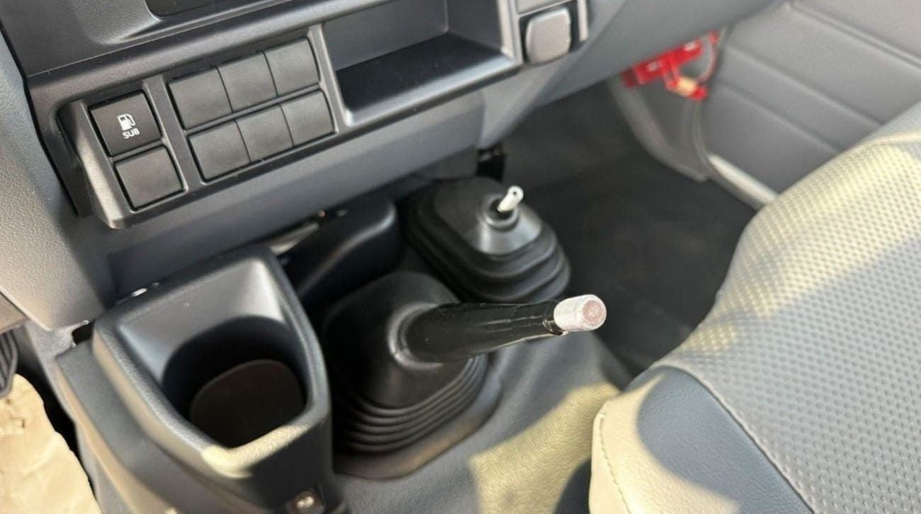 Toyota Land Cruiser Pick Up LAND CRUISER LC79 SC 4.2L V6 DIESEL 2025