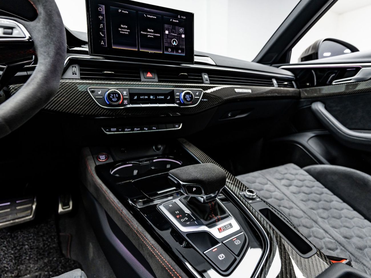 أودي RS4 2024 Audi RS4, 2027 Audi Warranty + 2029 Audi Service Contract, Carbon Bucket Seats, Low KMs, GCC