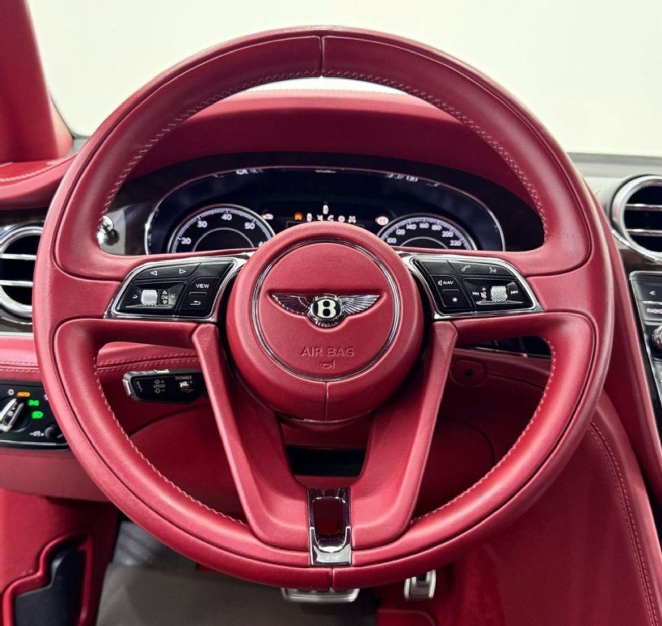 بنتلي بينتايجا First Edition W12 2017 Bentley Bentayga First Edition W12, 2025 Bentley Warranty, Full Options, GCC