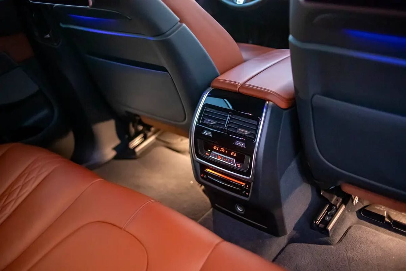 بي أم دبليو X5 M50i EXCLUSIVE M50i GCC - No Accident - FSH - Under warranty