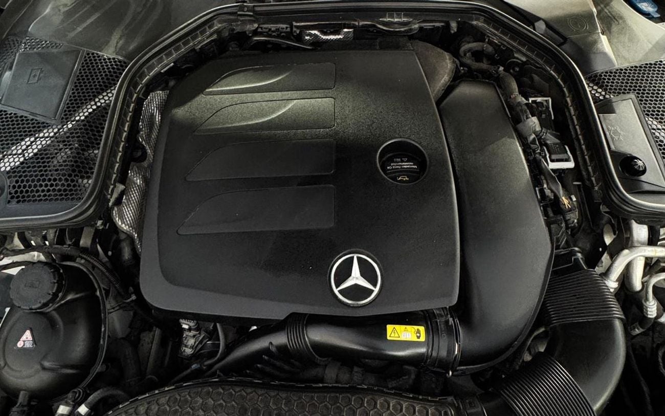 Mercedes Benz C300 STD (NON GCC)