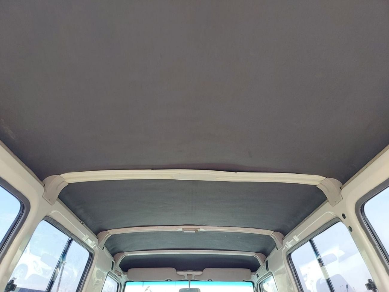 Toyota Land Cruiser TOYOTA LAND CRUISER HARDTOP SUV RHD 1998 MODEL 4.2 L DIESEL MANUAL(PM16921)