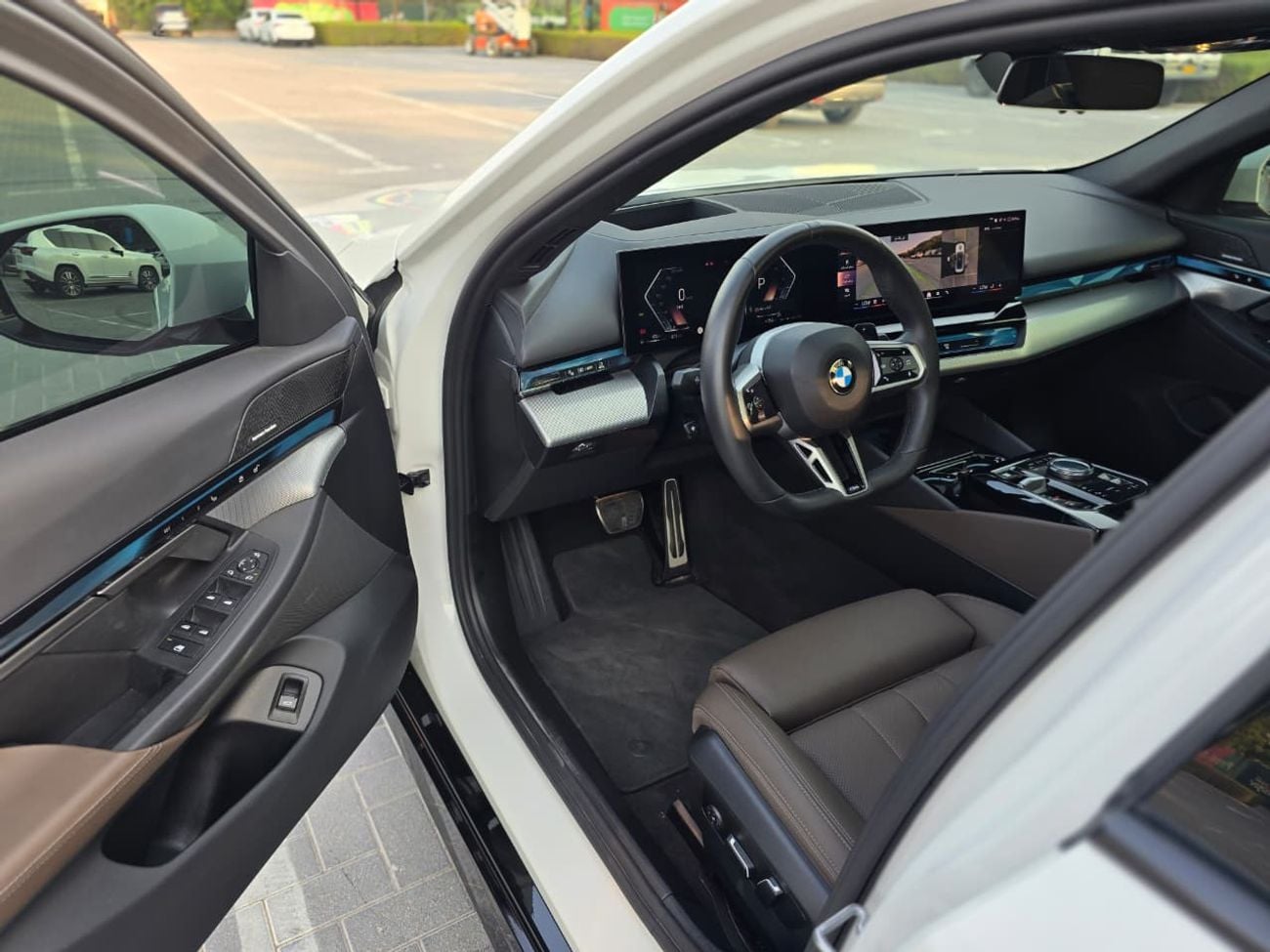 بي أم دبليو 520i M SPORT