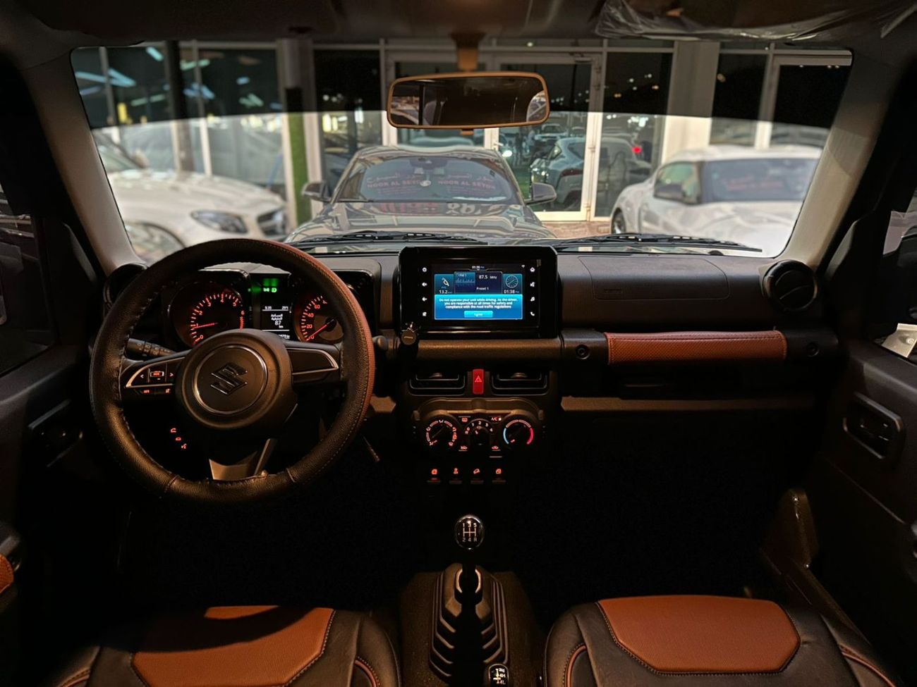 سوزوكي جيمني سوزوكى جيمينى 2025 فل ابشن جير عادى 4 ابواب تشييكات وكاله تحت الضمان صبغ وكالة