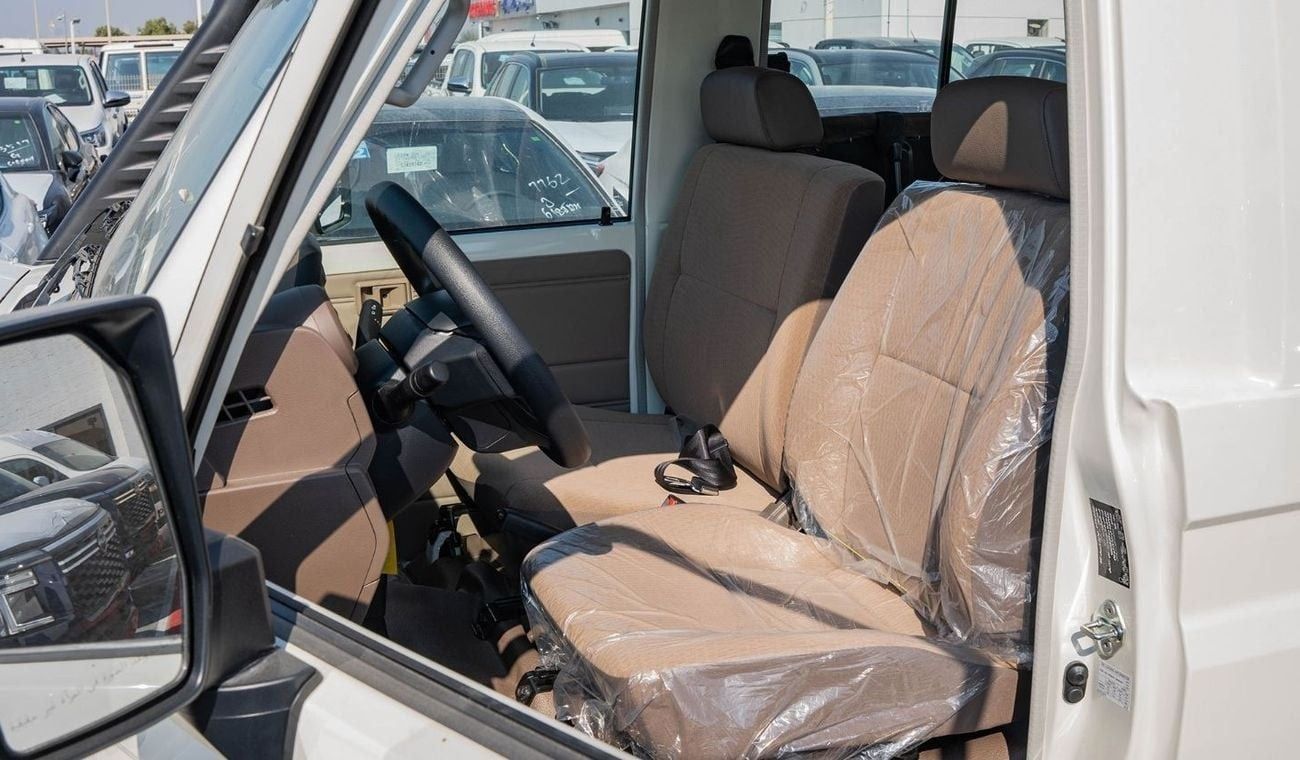 Toyota Land Cruiser 70 2025 Toyota Land Cruiser LC 78 V6 4.0L MT Petrol