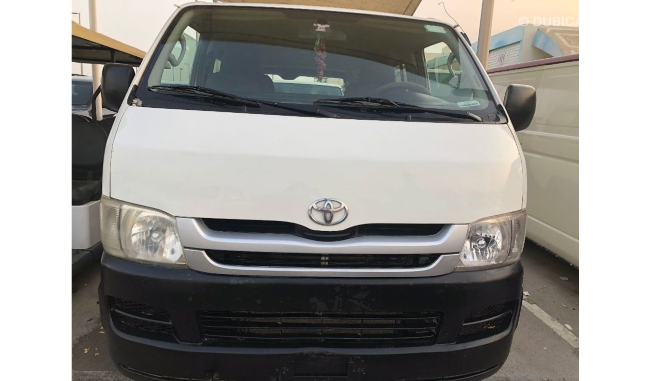 تويوتا هاياس Toyota Hiace 13 str,model:2010.Excellent condition