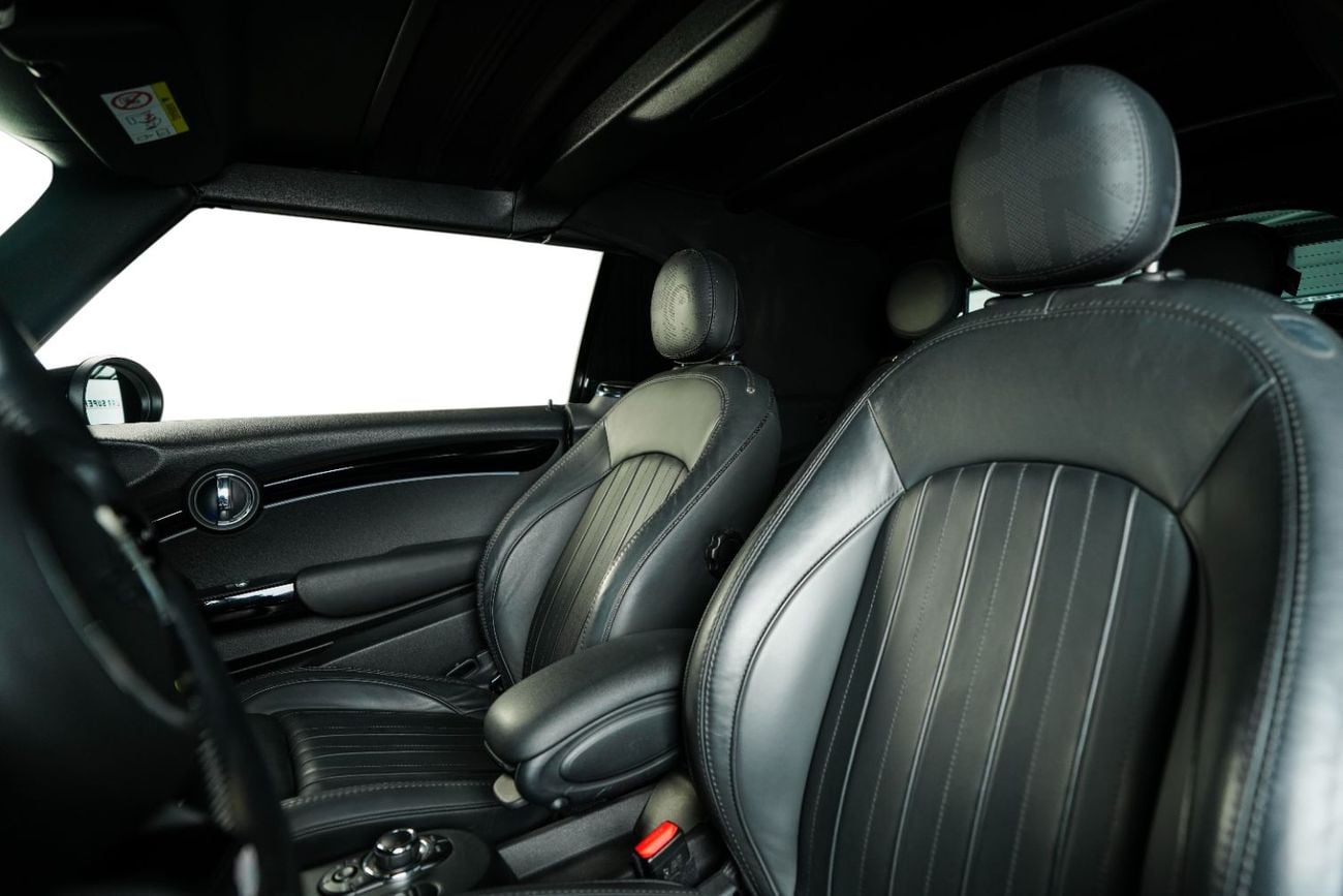 Mini Cooper S CABRIO John Cooper Works-Cabriolet-GCC-full service history-well maintained