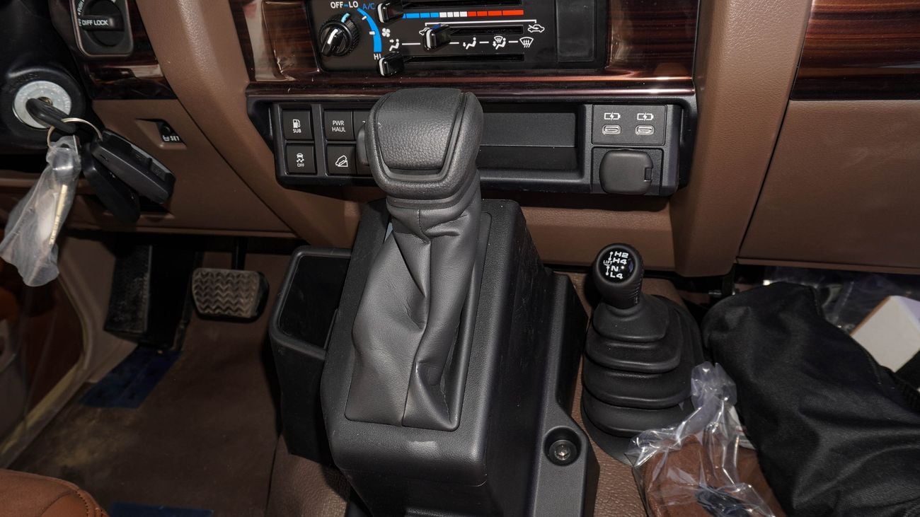 Toyota Land Cruiser Pick Up LX 4.0L V6 Single Cabin Auto