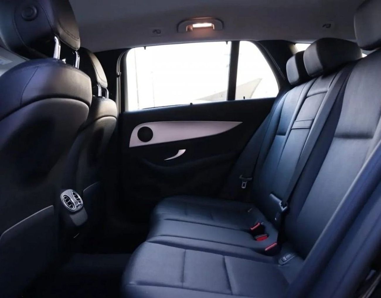 Mercedes-Benz E200 Std Monthly installment 1,980 AED