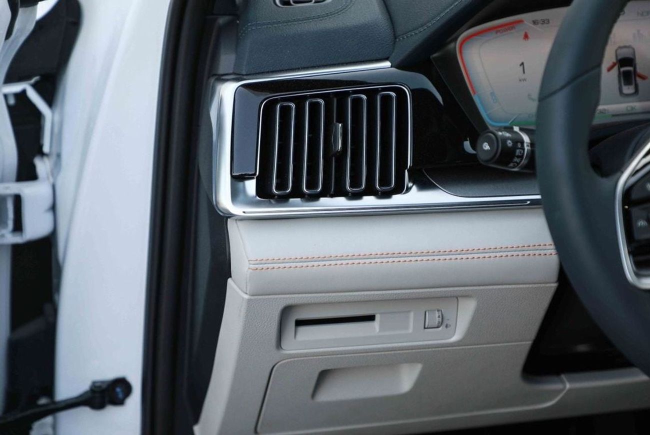 بي واي دي سونغ بلس 2024 BYD SONG PLUS HONOR CHAMPION FLAGSHIP - WHITE inside GREY & BLUE | Export Only