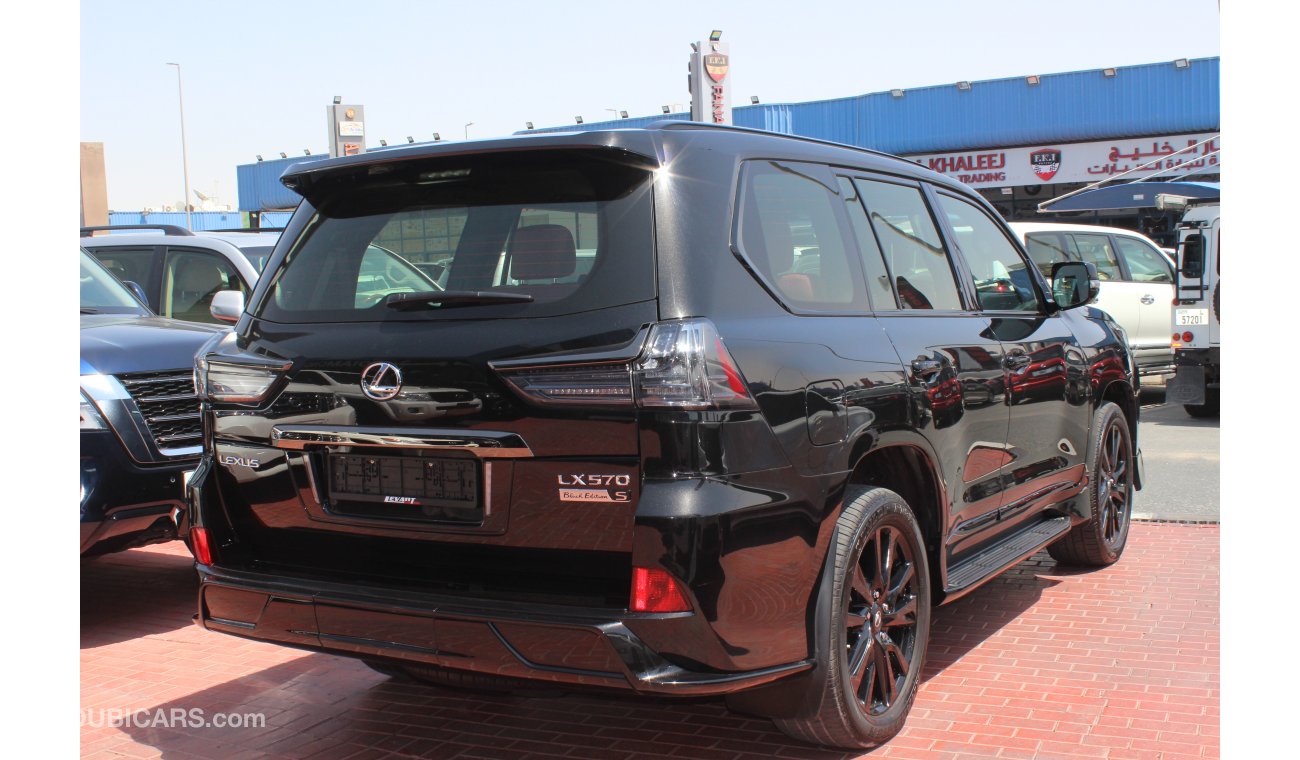 Lexus LX570 (2020) BLACK EDITION GCC V8,05 YEARS WARRANTY FROM AL FUTTAIM